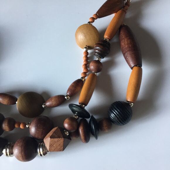 Massive bohemian wooden beaded statement necklace - Picture 6 of 10